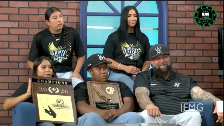 Shot of Arroyo Valley Softball Team